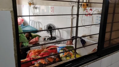 চট্টগ্রামে গ্যাস লাইনে বিস্ফোরণে দগ্ধ আনোয়ারা বেগম। ছবি: একাত্তর