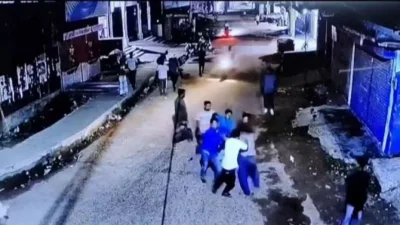 সিসিটিভি ফুটেজ থেকে হামলার সাথে জড়িতদের শনাক্ত করে পুলিশ