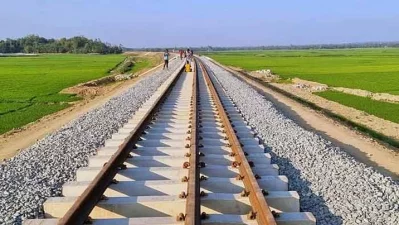 এ রেলপথ সিঙ্গেল লাইন ডুয়ালগেজ। মিটারগেজ ও ব্রডগেজ দুই ধরনের ট্রেন চলতে পারবে।