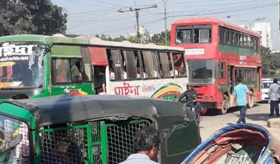 রাজধানীতে যান চলাচল স্বাভাবিক। ইমেজ: একাত্তর।