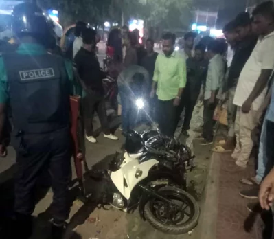 এই মোটরসাইকেলে করে পালানোর চেষ্টা করেন অভিযুক্তরা। ছবি: সংগৃহীত