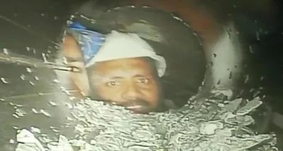 প্রায় দুই সপ্তাহ ধরে টানেলে আটকে রয়েছেন ৪১ জন নির্মাণ শ্রমিক। ইমেজ- এনডিটিভি।