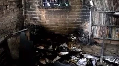 রাজশাহীর একটি ভোট কেন্দ্রে আগুন।