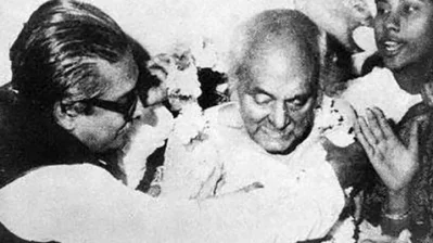১৯৭২ সালে বাংলাদেশে আসেন বিদ্রোহী কবি।
