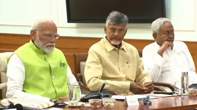 দিল্লিতে এনডিএর বৈঠকে নরেন্দ্র মোদি, চন্দ্রবাবু নাইডু ও নীতীশ কুমার।