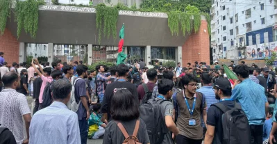 কোটা আন্দোলনে শিক্ষার্থীরা।