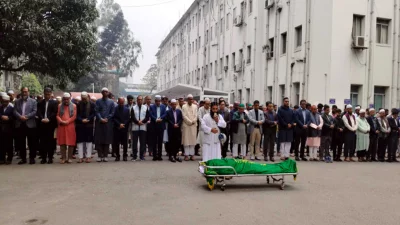 সচিবালয়ে উপদেষ্টা হাসান আরিফের জানাজা দ্বিতীয় জানাজা অনুষ্ঠিত হয়। ছবি: সংগৃহীত