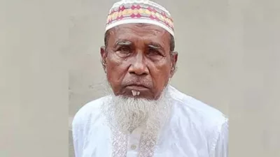 শহীদ আবু সাঈদের বাবা মকবুল হোসেন।