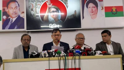 গুলশানে বিএনপির চেয়ারপার্সনের রাজনৈতিক কার্যালয়ে সংবাদ সম্মেলনে দলের স্থায়ী কমিটির সদস্য সালাহউদ্দিন আহমেদ।