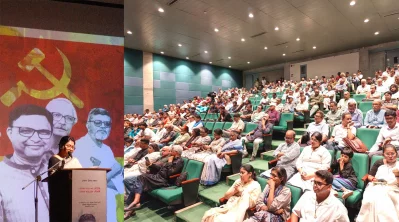 প্রয়াতের জীবন ও কর্মের ওপর লেখা স্মারকলিপি পাঠ করছেন কনক রাব্বি ছবি: সংগৃহীত