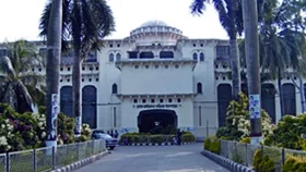 কামরাঙ্গীরচরে ভ্যান উল্টে কিশোরের মৃত্যু