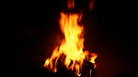 ঢাকায় চলন্ত মাইক্রোবাসে আগুন