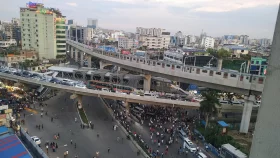 ছুটি শেষে ফের ব্যস্ত নগরী, খুললো অফিস-আদালত