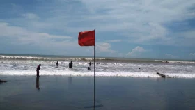 লঘুচাপের প্রভাবে চার সমুদ্রবন্দরে তিন নম্বর সতর্ক সংকেত
