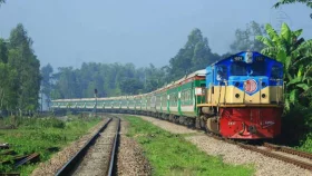 পূজার ছুটিতে পূর্বাঞ্চলে চলবে চার জোড়া স্পেশাল ট্রেন