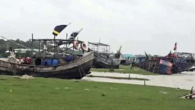 মধ্যরাতে শুরু সাগরে মাছ ধরা নিষেধাজ্ঞা, কিস্তির দুশ্চিন্তায় উপকূল