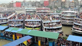 নৌপথে নেই চিরচেনা সেই ভিড়