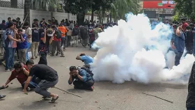 ভিসির অনুরোধ প্রত্যাখ্যান, শাহবাগের সড়কে বুয়েট শিক্ষার্থীরা