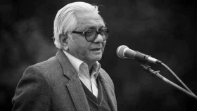 কেন্দ্রীয় শহীদ মিনারে বদরুদ্দীন উমরের মরদেহ