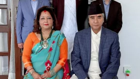 অসহায় দেউবা ও তার স্ত্রীকে উদ্ধার করলো নেপালের সেনারা