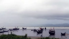 সেন্টমার্টিন থেকে বাংলাদেশি জেলেদের ধরে নিয়ে গেলো আরাকান আর্মি
