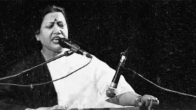 শহীদ মিনারে নেয়া হয়েছে ফরিদা পারভীনের মরদেহ, দাফন কুষ্টিয়ায়