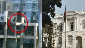 কার্নিশে ঝুলে থাকা ব্যক্তিকে গুলি: অভিযোগ গঠনের আদেশ বৃহস্পতিবার