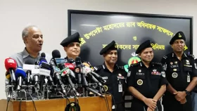 দুর্গাপূজা ঘিরে পাশ্ববর্তী দেশ মিথ্যা সংবাদ ছড়াচ্ছে: স্বরাষ্ট্র উপদেষ্টা