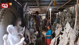দরজায় কড়া নাড়ছে দুর্গাপূজা, চলছে শেষ মুহূর্তের প্রস্তুতি