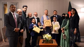 প্রধান উপদেষ্টার সঙ্গে নিউইয়র্কে নিহত পুলিশ কর্মকর্তার পরিবারের সাক্ষাৎ