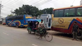 মালিক-শ্রমিক রেষারেষি, এবার দূরপাল্লার বাস বন্ধ করলো মালিকপক্ষ