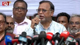 &lsquo;চোর-ডাকাত ঘুরে বেড়াচ্ছে, সরকার দৌড়াচ্ছে পকেটমারের পেছনে&rsquo;