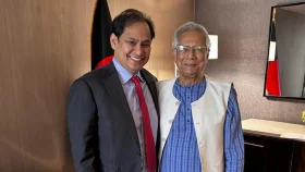 প্রধান উপদেষ্টার সঙ্গে স্ন্যাপচ্যাটের সাবেক সিএসও ইমরান খানের সাক্ষাৎ