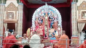 মহাষ্টমীতে কলকাতার বেলুড় মঠে কুমারী পূজা