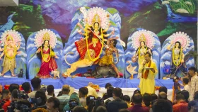 মহানবমী আজ, মণ্ডপে-মণ্ডপে বিদায়ের সুর