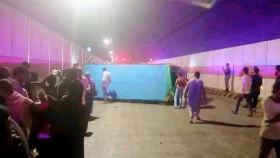 কর্ণফুলী টানেলে নিয়ন্ত্রণ হারিয়ে উল্টে গেলো বাস, আহত ১৫