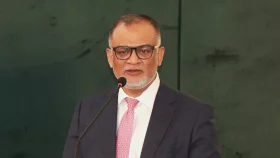 সরকার ভোজ্যতেলের দাম বাড়ায়নি: বাণিজ্য উপদেষ্টা
