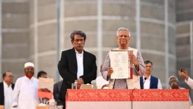 জুলাই সনদে সই করলেন প্রধান উপদেষ্টা ও রাজনীতিবিদরা