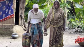 মুন্সী এনায়েতের হাত ধরে ভাগ্য বদল জন্মান্ধ আব্দুল গফুর মল্লিকের