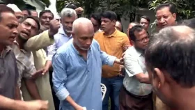 চট্টগ্রামে নির্বাচনের প্রচারে বিএনপি প্রার্থী এরশাদকে গুলি