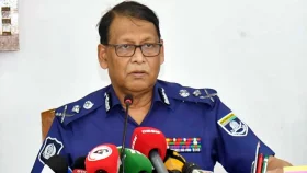 পুলিশকে পেশাদারিত্বের সঙ্গে দায়িত্ব পালনের নির্দেশ আইজিপির