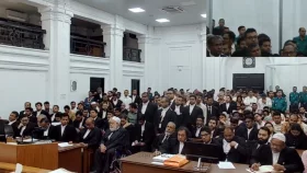 মানবতাবিরোধী অপরাধ: শেখ হাসিনার মামলার রায় পড়া শুরু