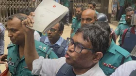 হাইকোর্ট থেকে জামিন পেলেন ঢাবি শিক্ষক কার্জন