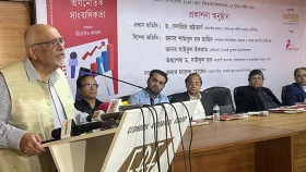 লুকানো ঋণ সামনে আসায় বেড়েছে খেলাপির হার: দেবপ্রিয় ভট্টাচার্য