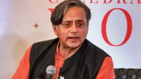 পুতিনের ভোজ অনুষ্ঠানে শশী থারুর, প্রশ্ন কংগ্রেস ছাড়ছেন কি?