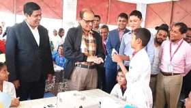 ৩২ হাজার সহকারী শিক্ষককে মামলার কারণে পদোন্নতি দেয়া যাচ্ছে না: উপদেষ্টা