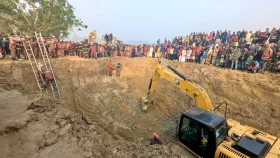 ২০ ঘণ্টাতেও উদ্ধার হয়নি শিশু সাজিদ, খোঁড়া হচ্ছে সুড়ঙ্গ