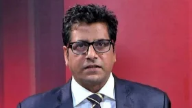 সাংবাদিক আনিস আলমগীরকে গ্রেপ্তার দেখালো পুলিশ