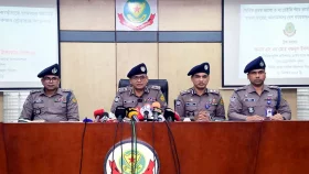 প্রথম আলো ও ডেইলি স্টার কার্যালয়ে হামলার ঘটনায় মামলা, গ্রেপ্তার ১৭