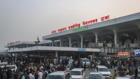 ইরান-ইসরাইল উত্তেজনা: মধ্যপ্রাচ্যের আকাশসীমা বন্ধ, ঢাকা থেকে ফ্লাইট বিপর্যয়